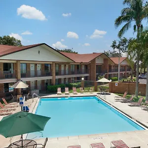 3* Hotel Ramada By Wyndham Temple Terrace/tampa North